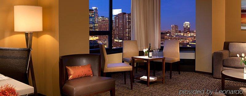 Sheraton Minneapolis Downtown Convention Center Exterior foto
